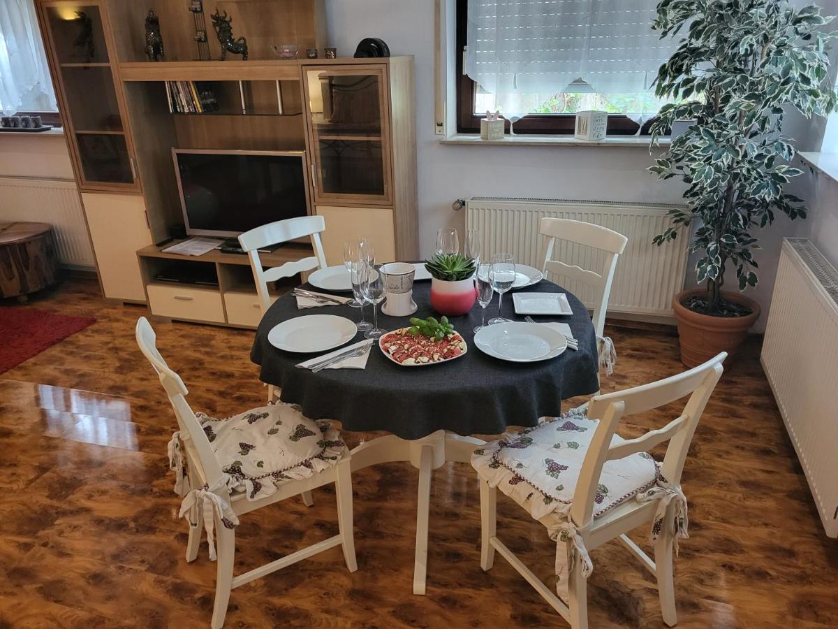 Ferienwohnung Fuer 4 Personen Mit Schnellem Wlan, Glasfaser, Tv Paket Beilstein  Exterior foto